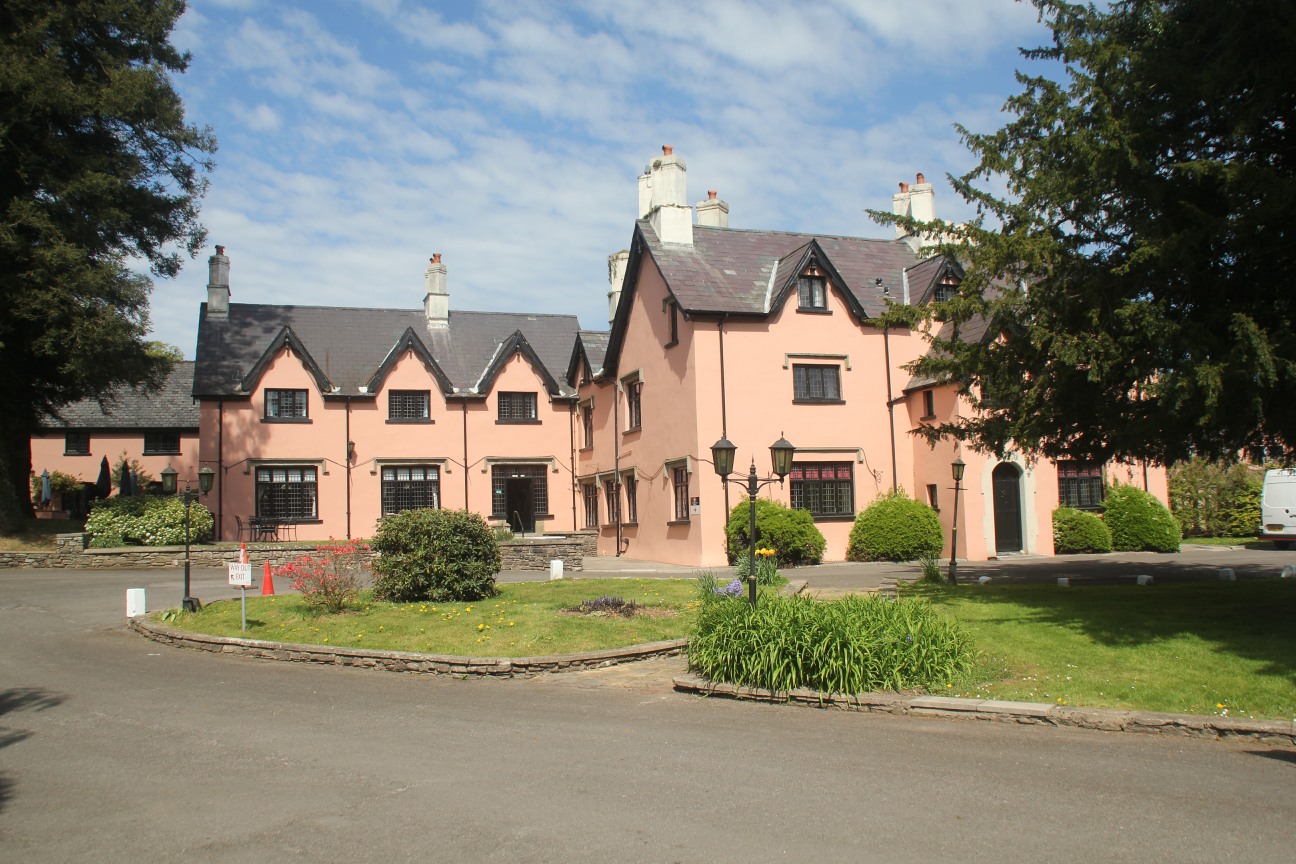 Cwrt Bleddyn Hotel